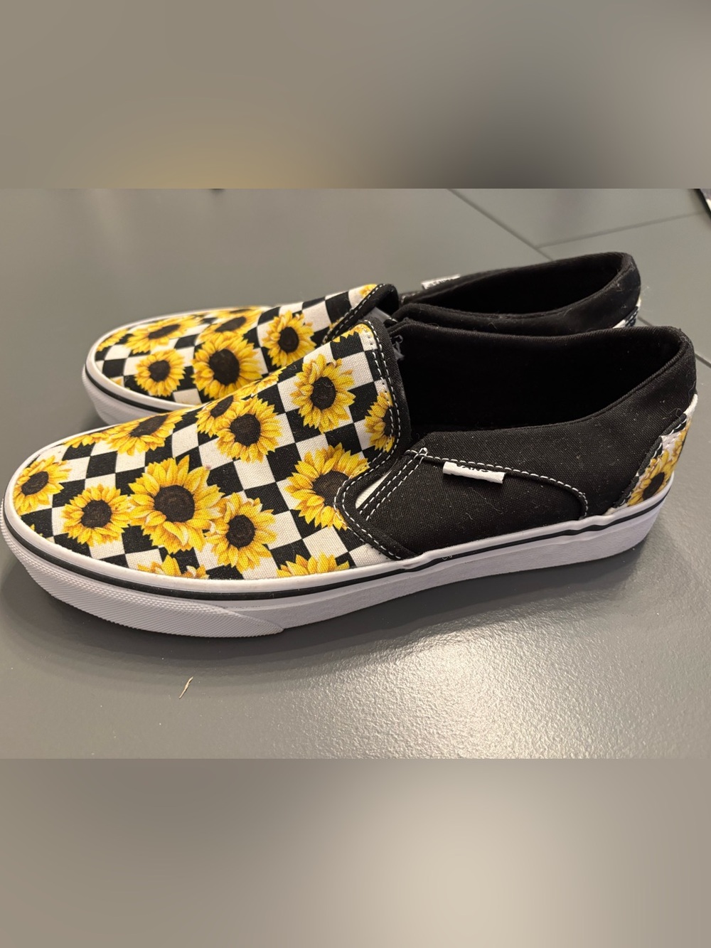 Women’s Vans Sunflower Checker Slip-On Sneakers - Black & Yellow NWOT size 8.5